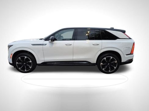 Used 2025 Cadillac Escalade IQ Sport 1 w/ Smart Trailering package image 5