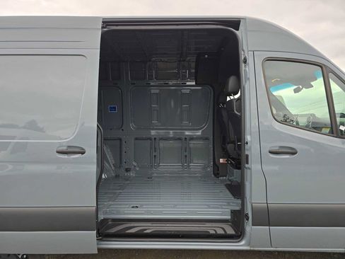 Used 2026 Mercedes-Benz Sprinter 2500 image 14