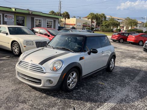 Used 2013 MINI Cooper Hardtop FWD image 8