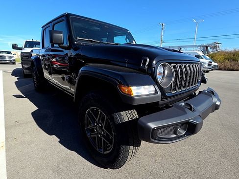 New 2026 Jeep Gladiator Sport image 5