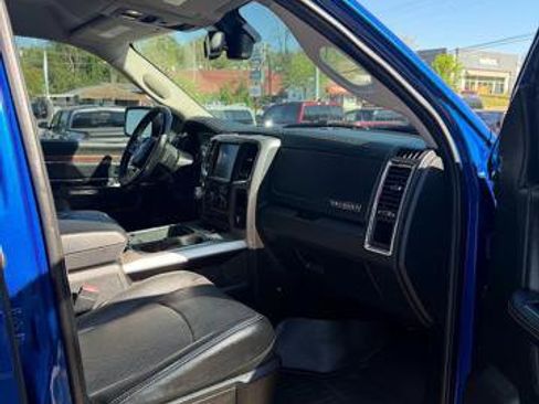 Used 2016 RAM 1500 Laramie w/ Convenience Group AWD/4WD image 9
