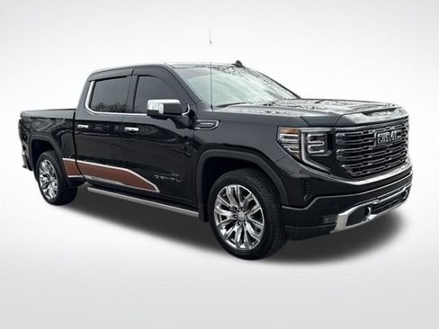 Used 2025 GMC Sierra 1500 Denali Ultimate image 9