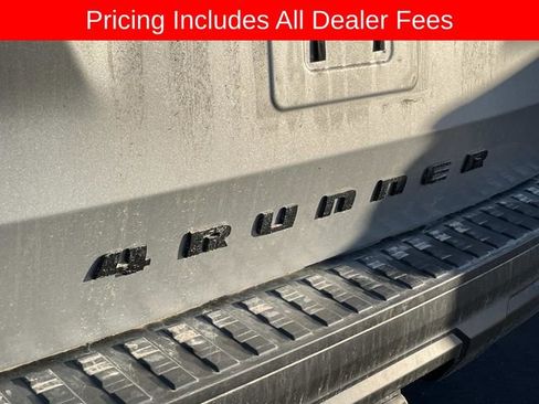 Used 2025 Toyota 4Runner SR5 AWD/4WD image 9