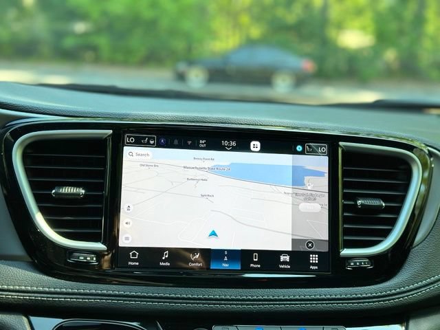 New 2027 Chrysler Pacifica Select w/ Family Tech Group AWD/4WD image 14
