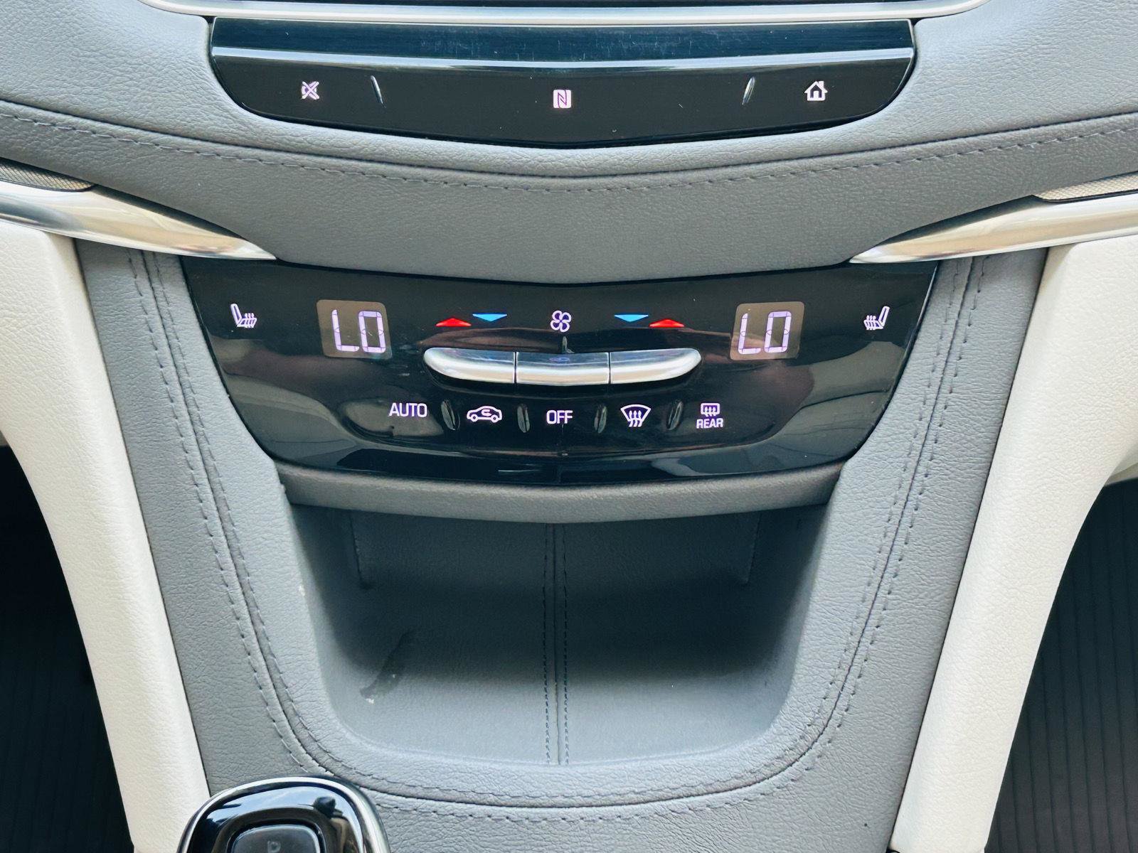 Used 2020 Cadillac XT5 Premium Luxury w/ LPO, Floor Liner Package FWD image 23