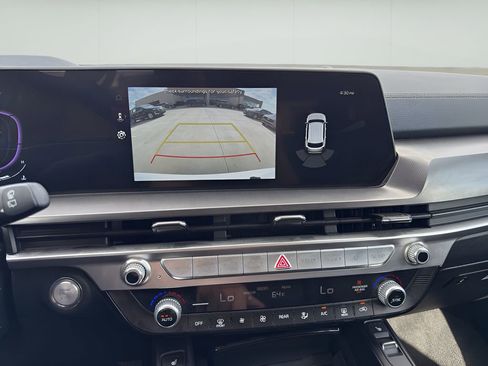 Used 2025 Kia Telluride S image 16