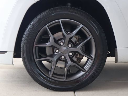 Used 2019 Jeep Grand Cherokee Limited X AWD/4WD image 5
