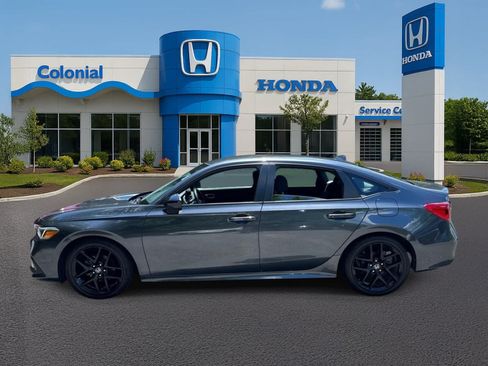 Used 2023 Honda Civic Sport image 3