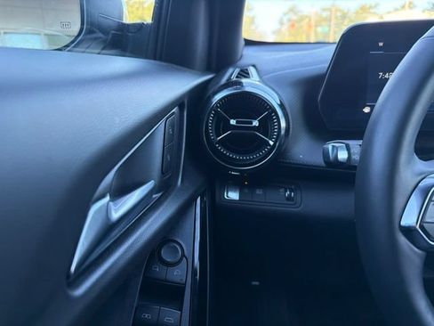 Used 2026 Chevrolet Equinox LT w/ LPO, Floor Liner Package FWD image 12