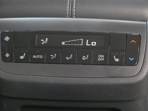 Used 2023 Nissan Pathfinder SL w/ SL Premium Package FWD image 12