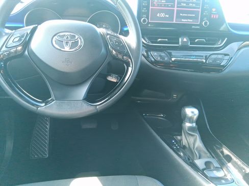 Used 2020 Toyota C-HR XLE FWD image 18