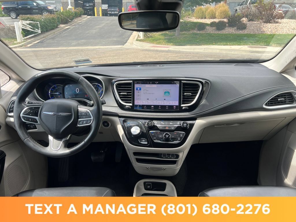 Used 2023 Chrysler Pacifica Touring-L FWD image 14