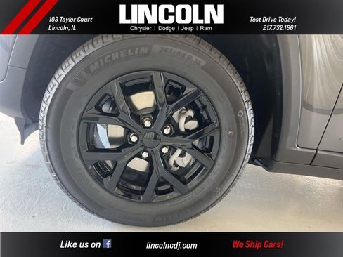 New 2025 Jeep Grand Cherokee Altitude image 27