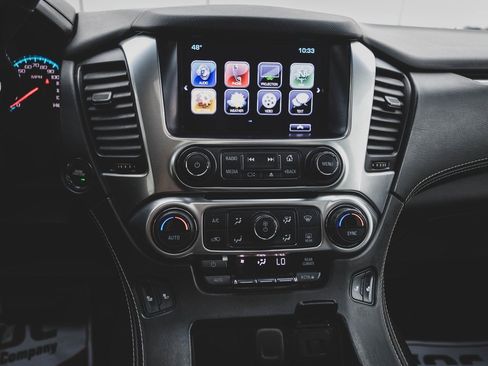 Used 2017 Chevrolet Suburban LT image 5