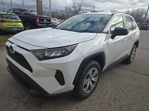 Used 2019 Toyota RAV4 LE image 4
