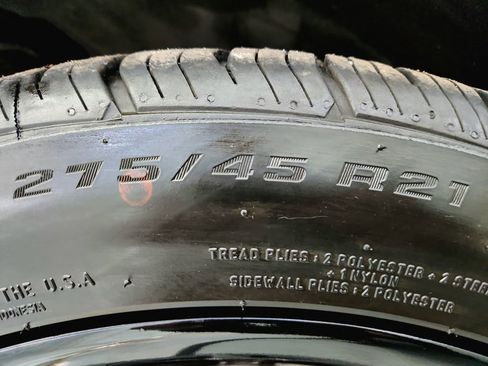 Used 2020 Ford Explorer Platinum w/ Premium Technology Package image 48