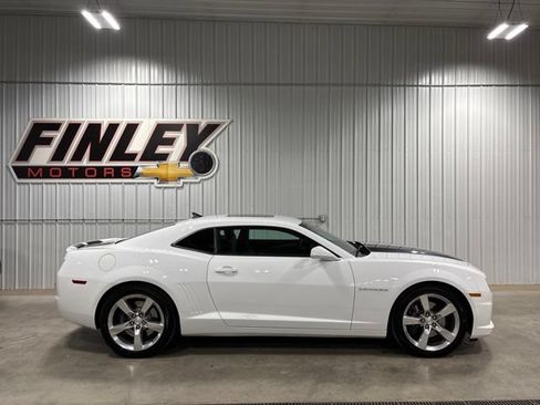 Used 2010 Chevrolet Camaro SS w/ RS Package RWD image 2