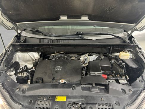 Used 2018 Toyota Highlander Limited FWD image 24