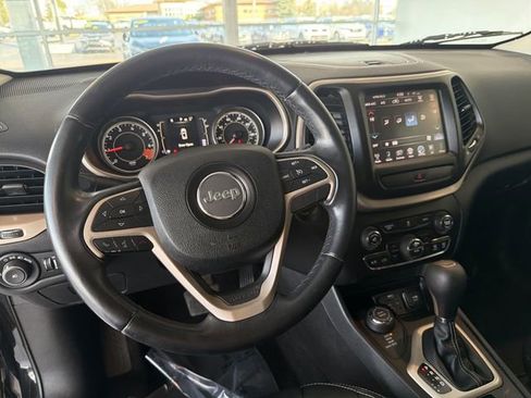 Used 2014 Jeep Cherokee Latitude w/ Comfort/Convenience Group image 17