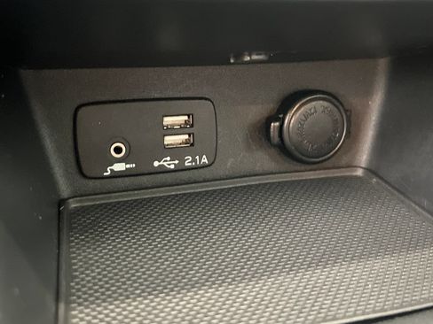 Used 2021 Subaru Forester Premium AWD/4WD image 34