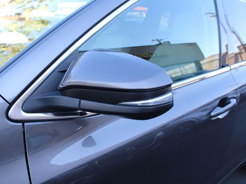 Used 2018 Toyota Highlander XLE image 12