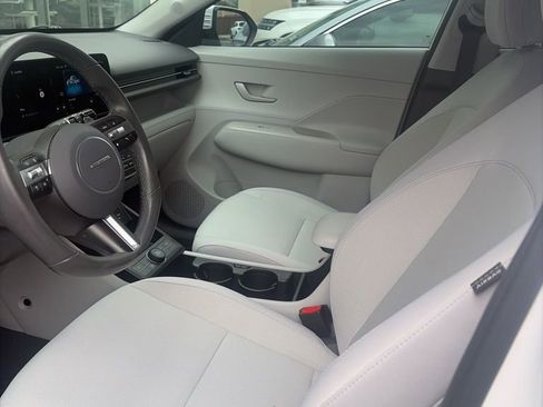 Used 2024 Hyundai Kona SEL w/ Convenience Package image 7