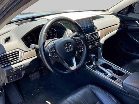 Used 2018 Honda Accord Touring image 12