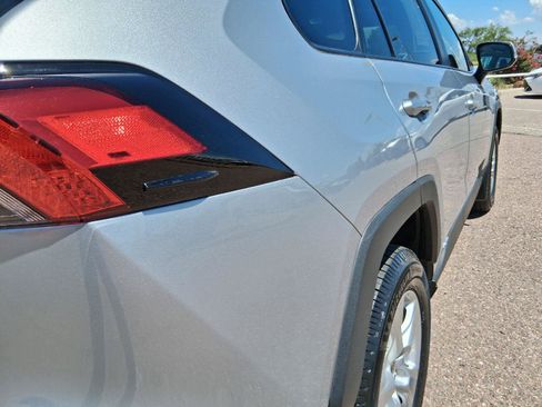 Used 2021 Toyota RAV4 XLE w/ Convenience Package AWD/4WD image 15