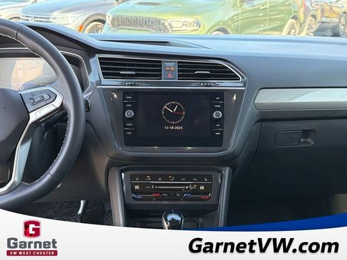 Used 2024 Volkswagen Tiguan SE image 18