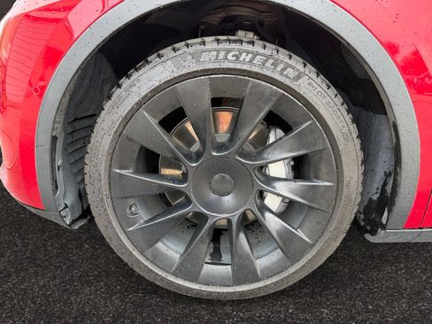 Used 2021 Tesla Model Y Long Range AWD/4WD image 14