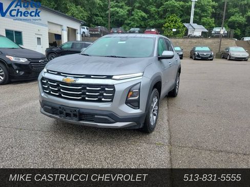 Used 2026 Chevrolet Equinox LT w/ Convenience Package II FWD image 3
