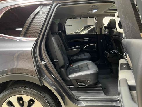 Used 2022 Kia Telluride EX w/ EX Premium Package FWD image 31