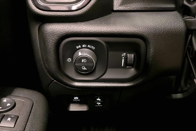 Used 2023 RAM 1500 Big Horn AWD/4WD image 38