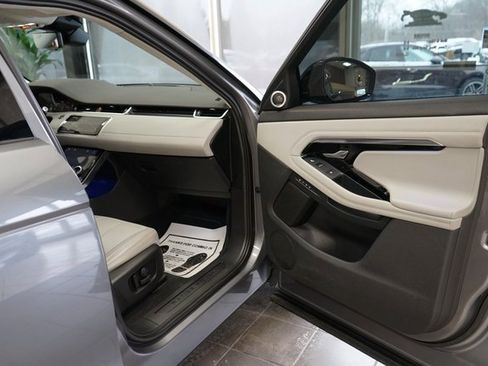 Used 2020 Land Rover Range Rover Evoque SE image 44
