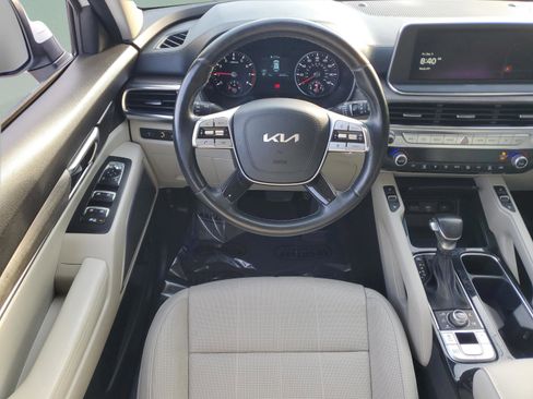 Used 2022 Kia Telluride EX w/ EX Premium Package image 12