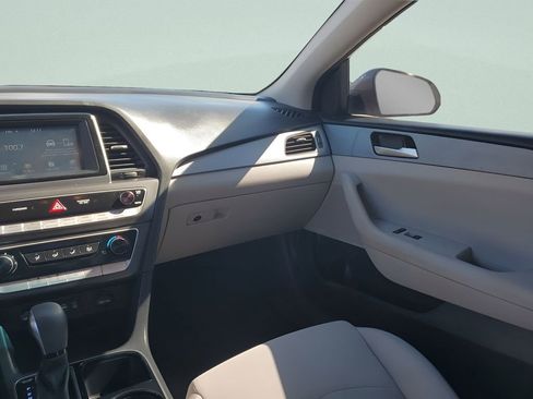 Used 2018 Hyundai Sonata SE image 11