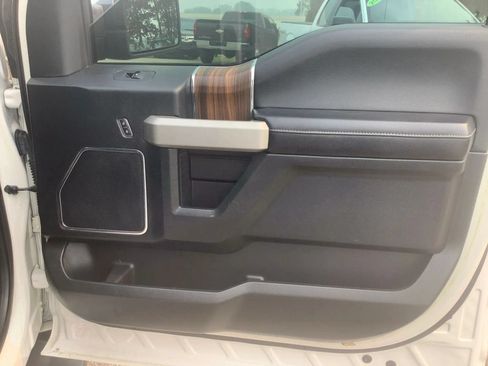 Used 2017 Ford F150 Lariat AWD/4WD image 12