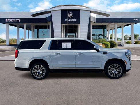 Used 2025 GMC Yukon XL Denali image 2