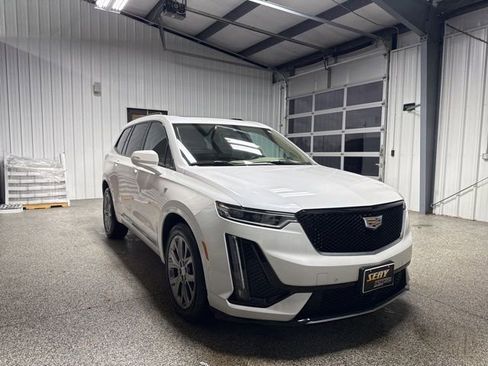Used 2020 Cadillac XT6 Sport w/ Platinum Package image 32