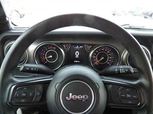 Used 2022 Jeep Wrangler Sport image 21
