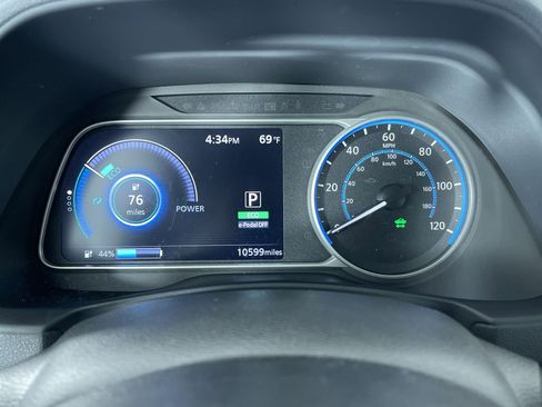 Certified 2025 Nissan Leaf S image 17