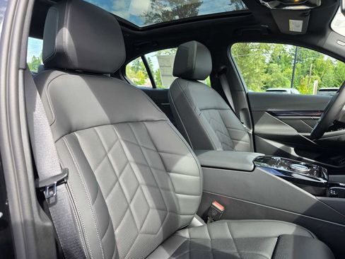 Used 2026 BMW i5 eDrive40 w/ M Sport Package image 11