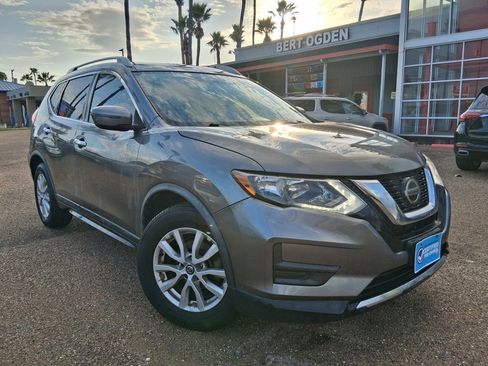Used 2018 Nissan Rogue SV image 1