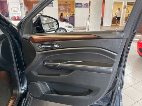 Used 2014 Cadillac SRX Luxury image 17