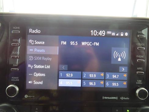 Used 2022 Toyota Highlander XLE FWD image 26