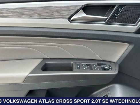 Used 2023 Volkswagen Atlas Cross Sport SE w/ Panoramic Sunroof Package FWD image 12