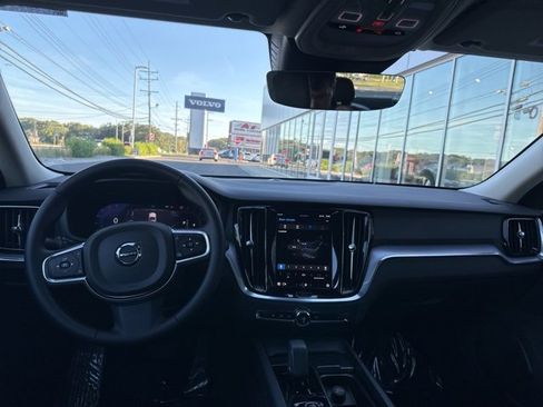 Certified 2024 Volvo S60 B5 Core image 19