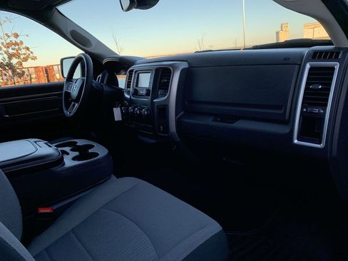 Used 2022 RAM 1500 Classic SLT image 29