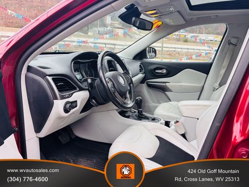 Used 2021 Jeep Cherokee Latitude Plus w/ Sun & Sound Group image 16