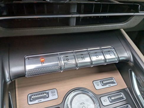 New 2025 Lincoln Nautilus Reserve AWD/4WD image 25